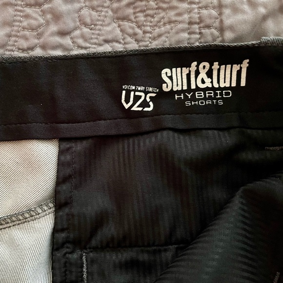 Volcom hybrid board shorts “fruckin drip dry short” - Picture 3 of 6